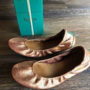 Rose Gold Glam size 7 tieks
